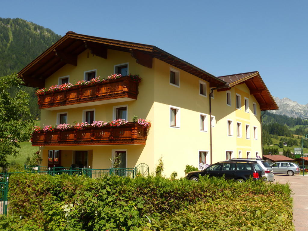 Hotel Pension Barbara Sankt Martin am Tennengebirge Exterior photo